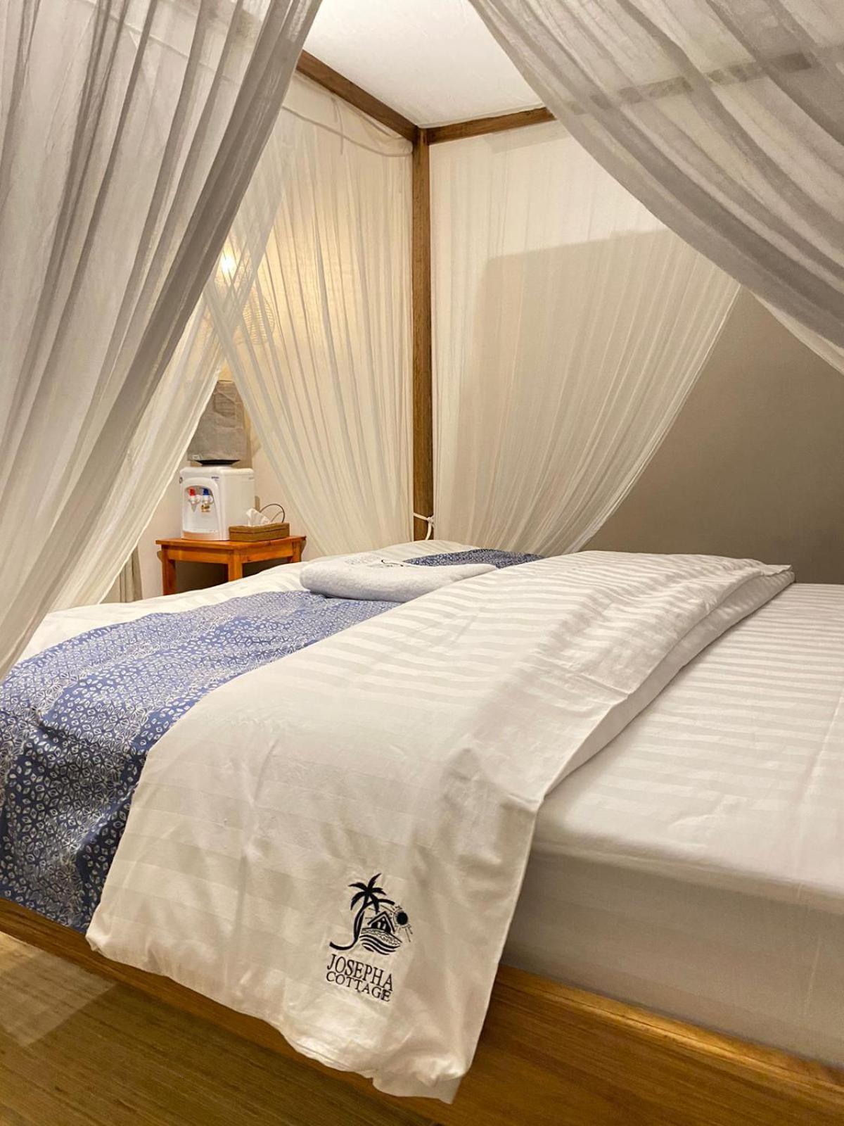 Josepha Cottage Ngurbloat 外观 照片