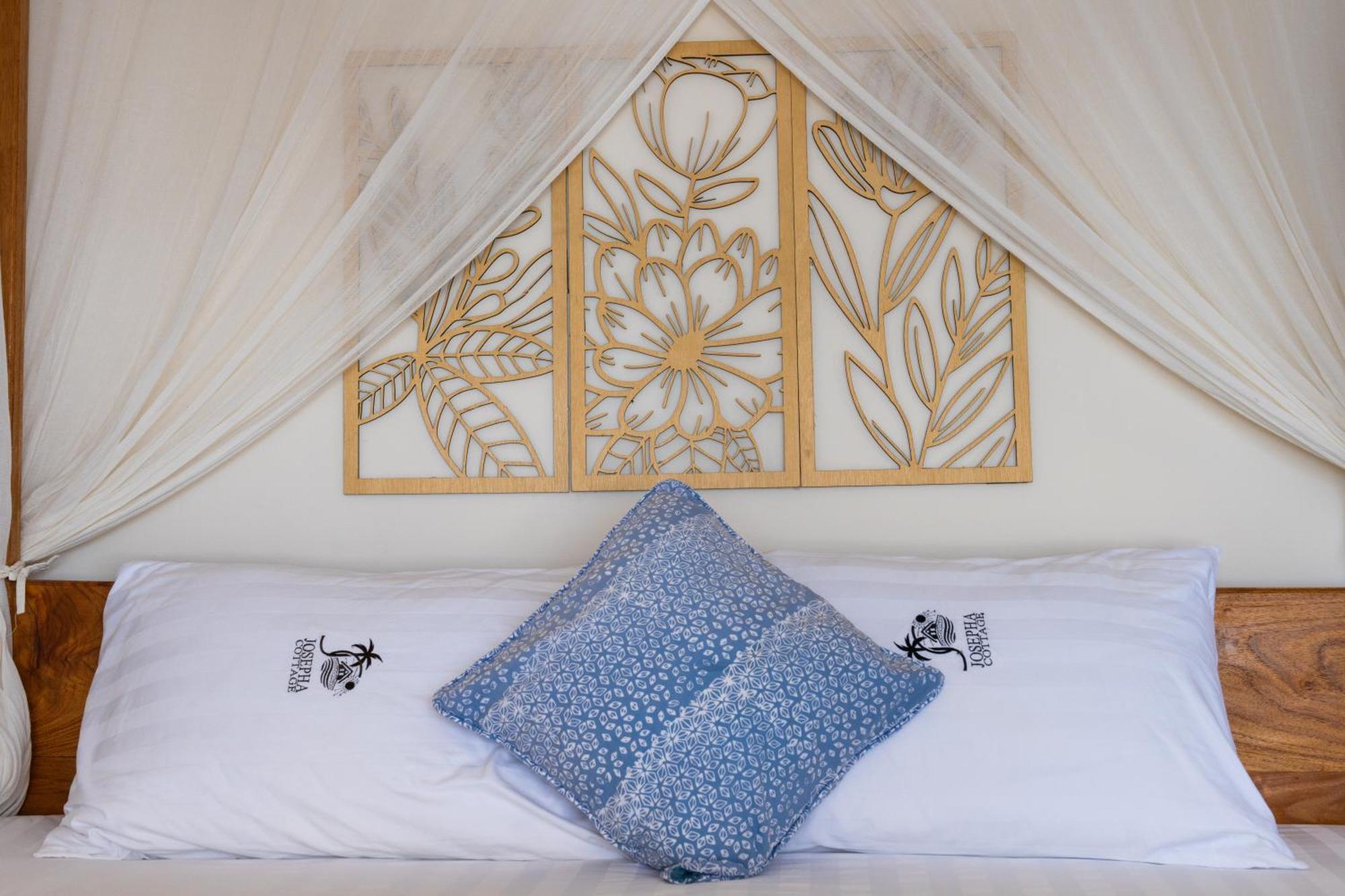Josepha Cottage Ngurbloat 外观 照片