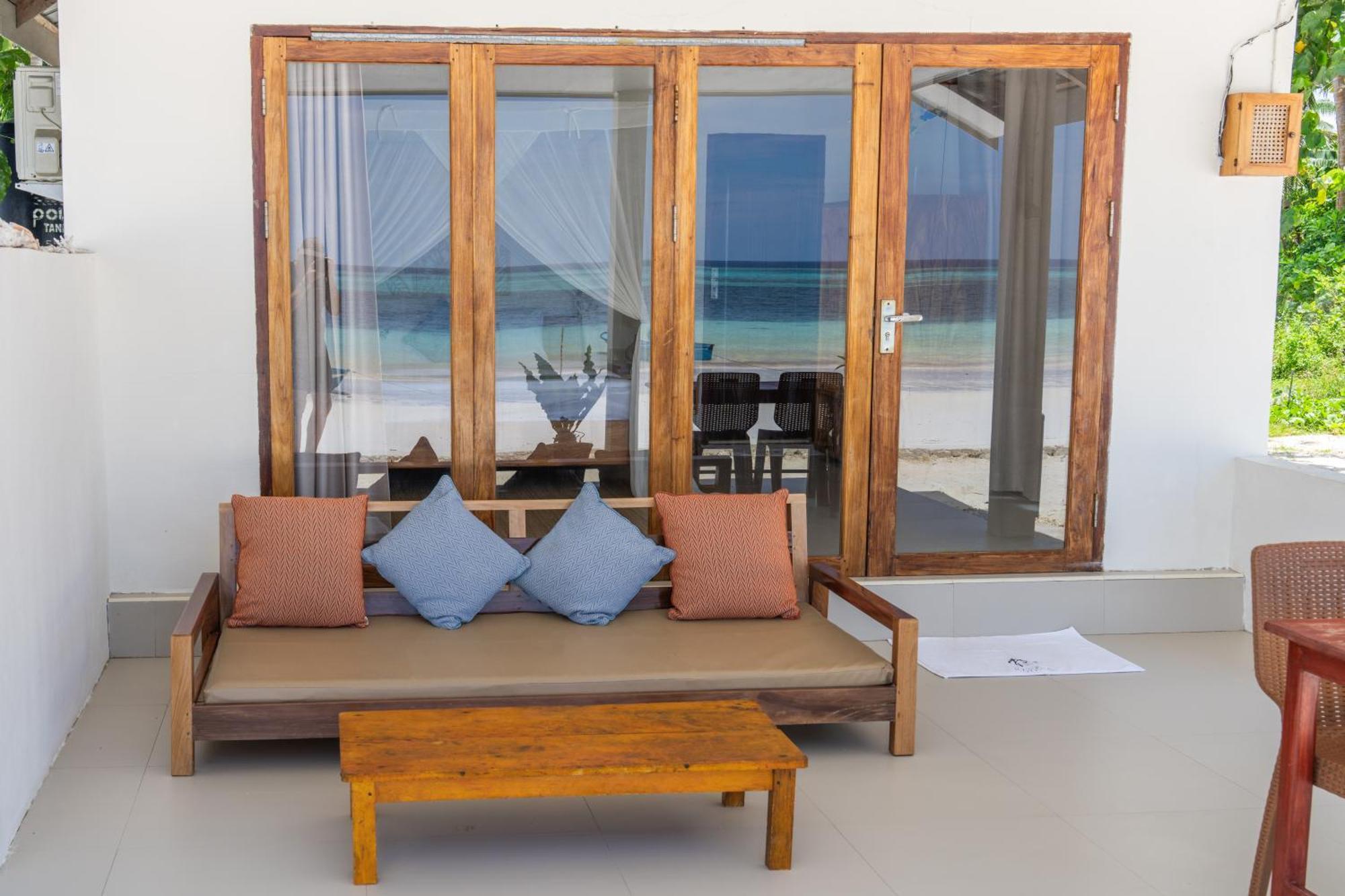 Josepha Cottage Ngurbloat 外观 照片